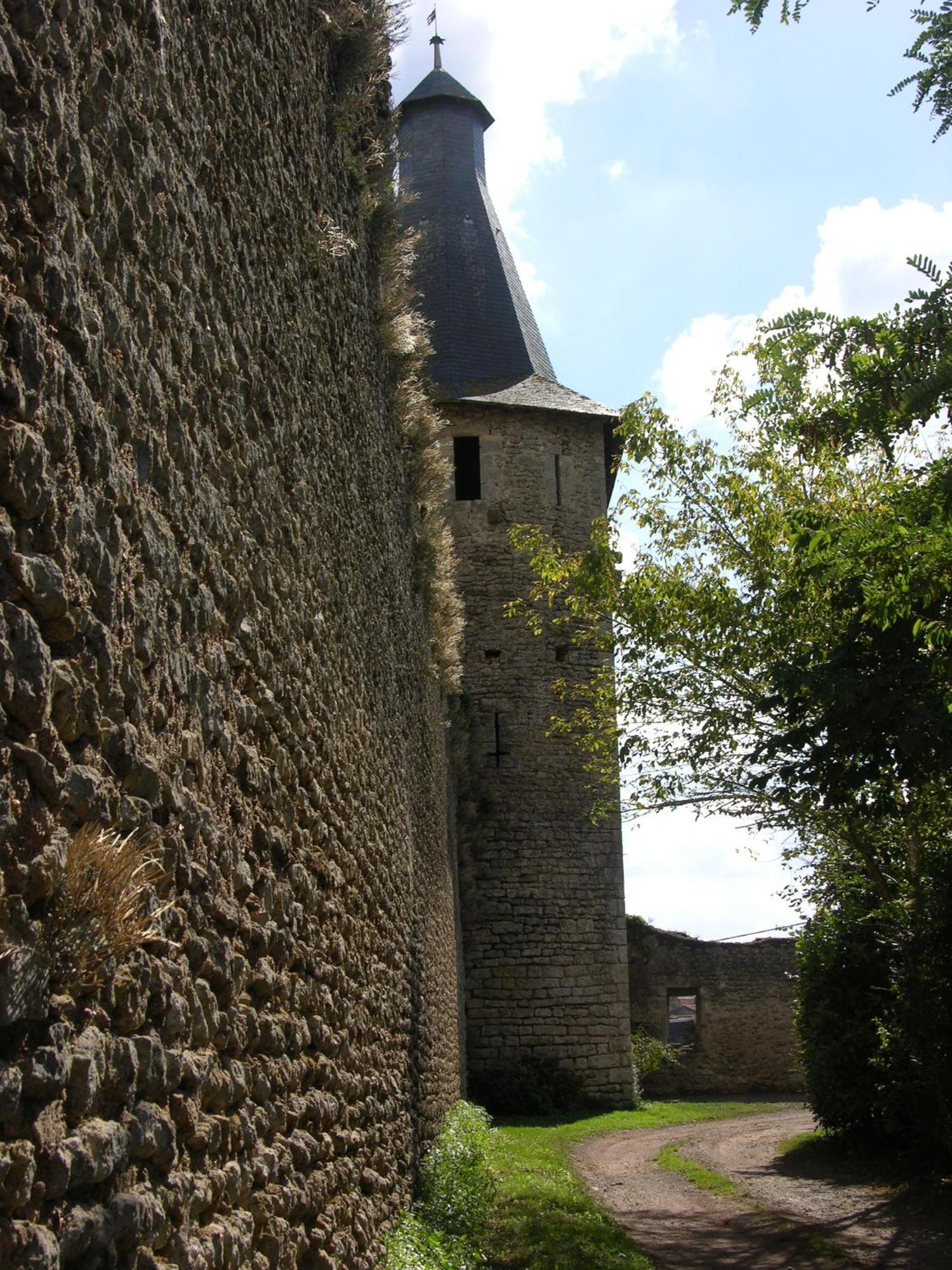 Le Vieux Chateau Airvault Exteriér fotografie